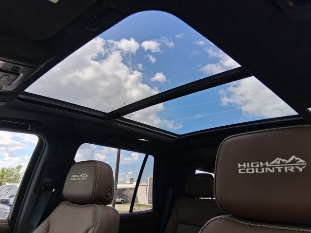 Used 2023 Chevrolet Tahoe High Country image 4