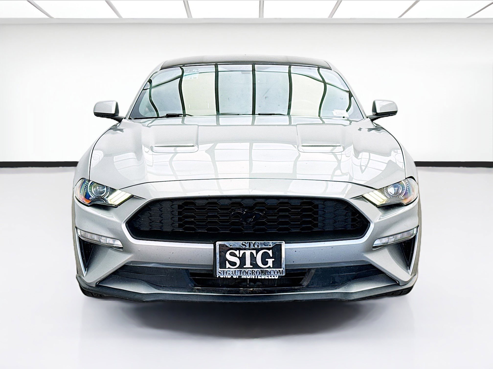 Used 2020 Ford Mustang Coupe w/ Black Accent Package RWD image 2