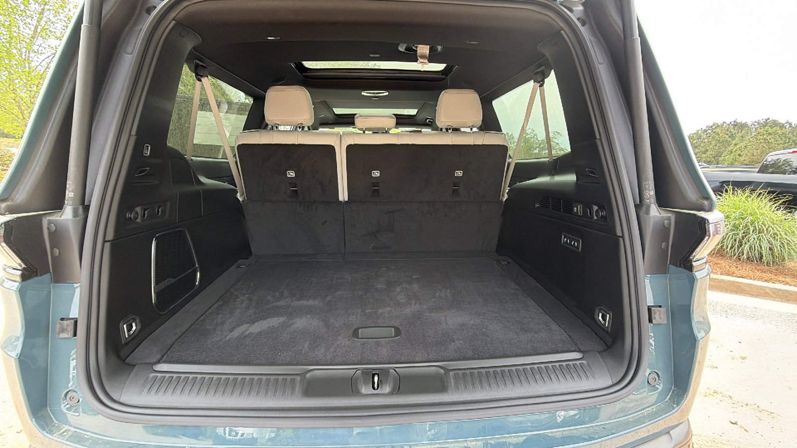 New 2026 Jeep Grand Wagoneer L 4WD image 13