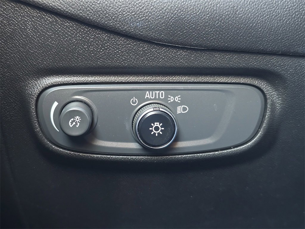 Used 2021 Chevrolet Equinox LT image 31