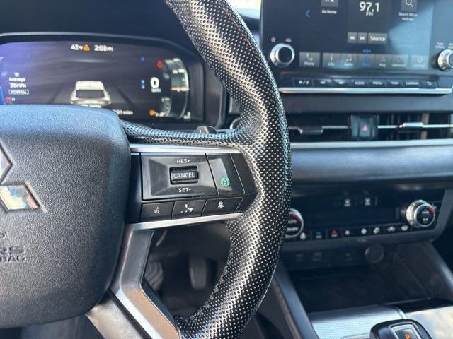 Used 2023 Mitsubishi Outlander SEL AWD/4WD image 18