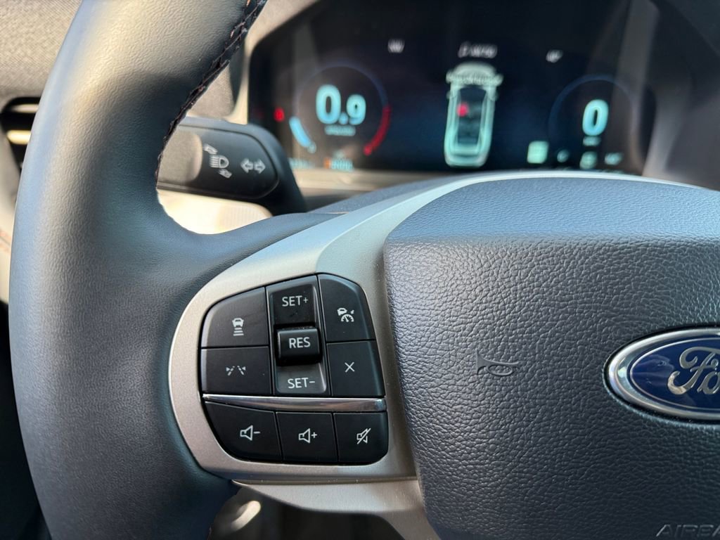 Certified 2025 Ford Explorer Active image 19