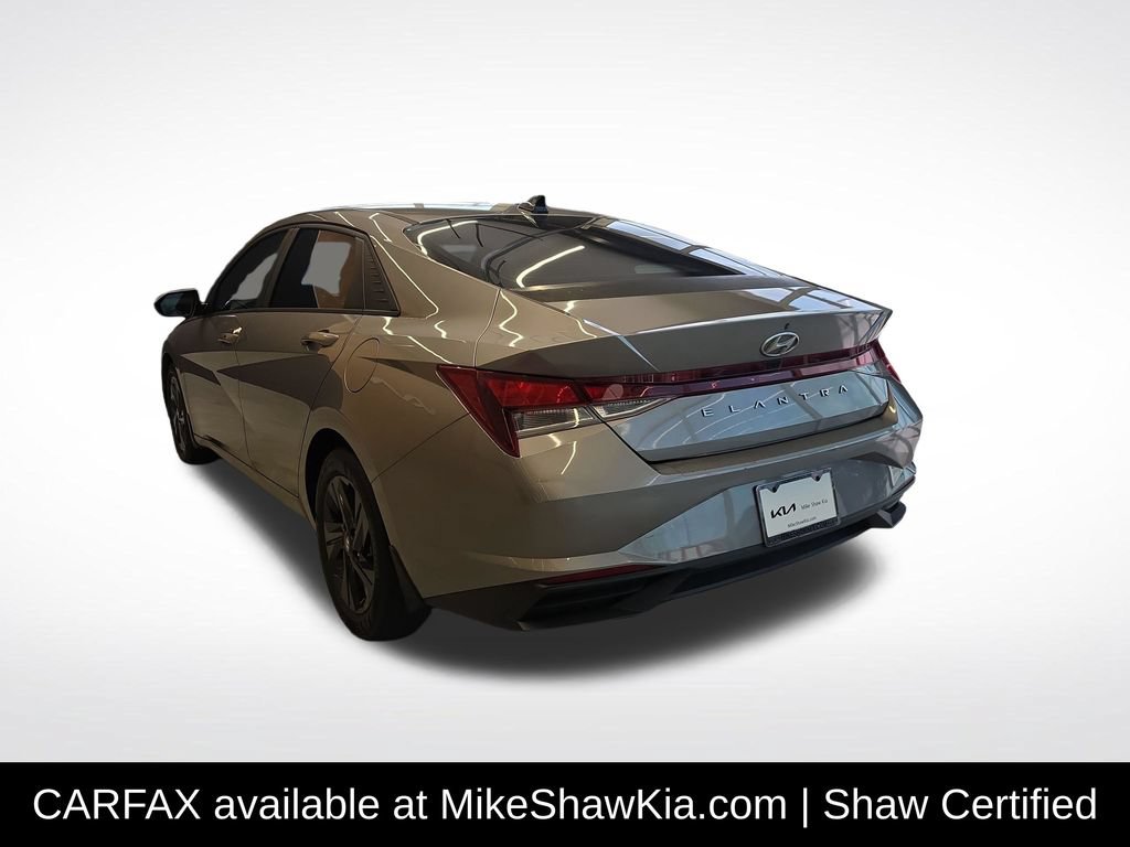 Used 2022 Hyundai Elantra SEL FWD image 4