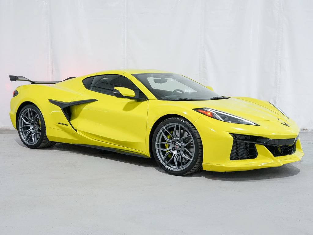 Used 2023 Chevrolet Corvette Z06 RWD image 8