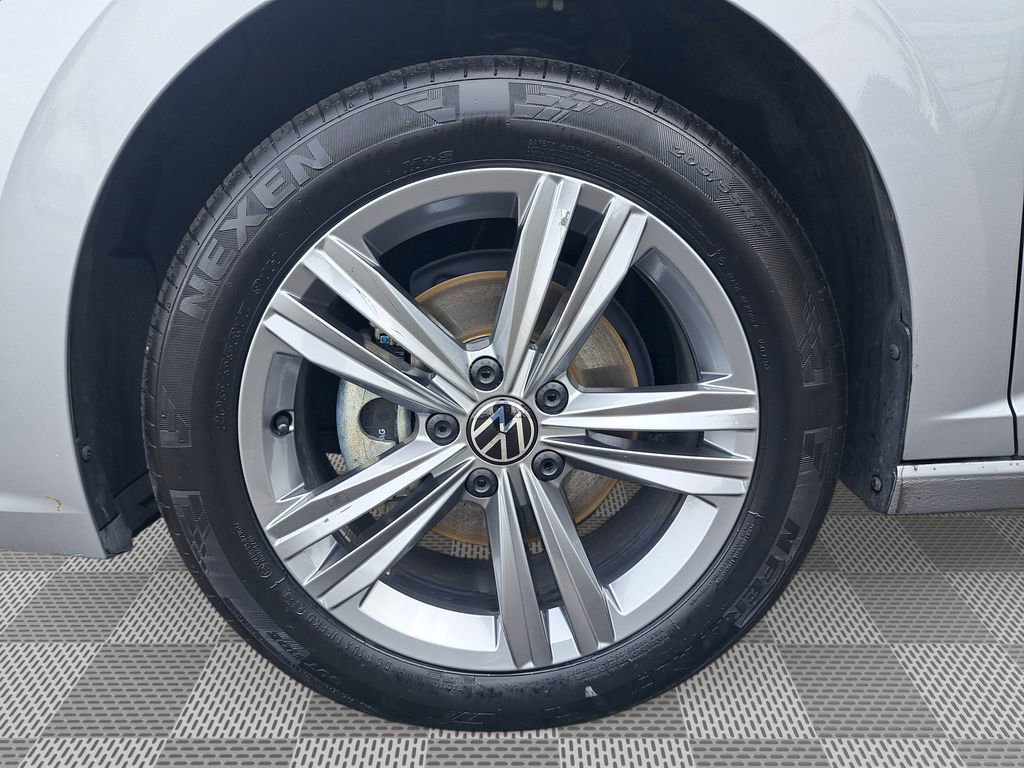 Used 2024 Volkswagen Jetta SE image 10
