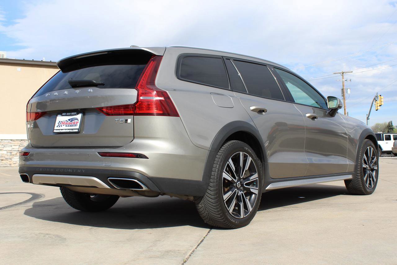Used 2020 Volvo V60 T5 Cross Country image 68