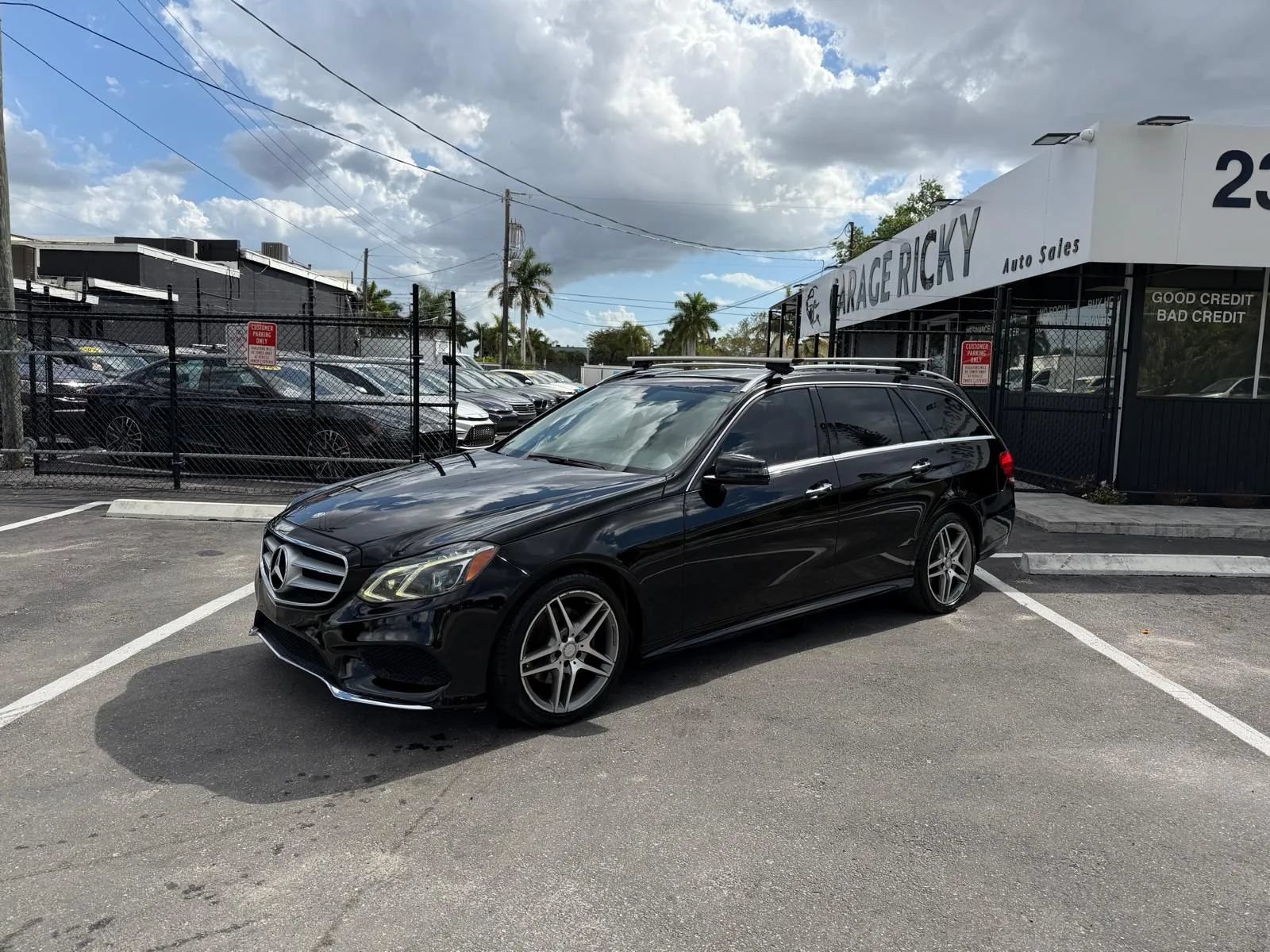 Used 2016 Mercedes-Benz E 350 4MATIC Wagon w/ Premium Package image 1