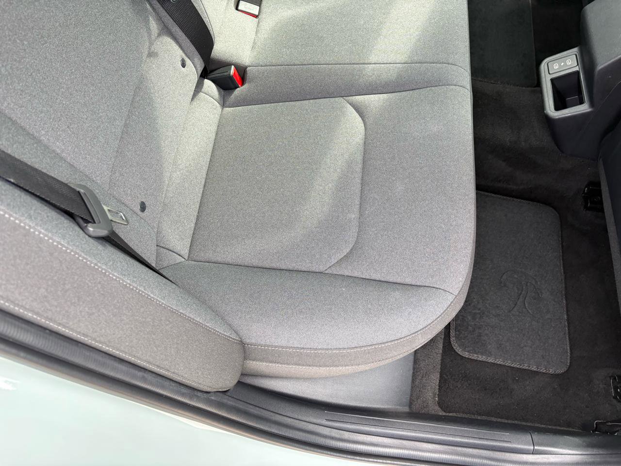 Used 2025 Kia K4 LXS FWD image 47