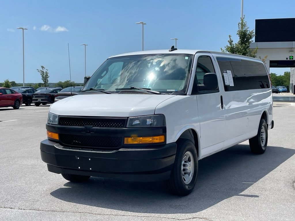 Used 2024 Chevrolet Express 3500 LS RWD image 3