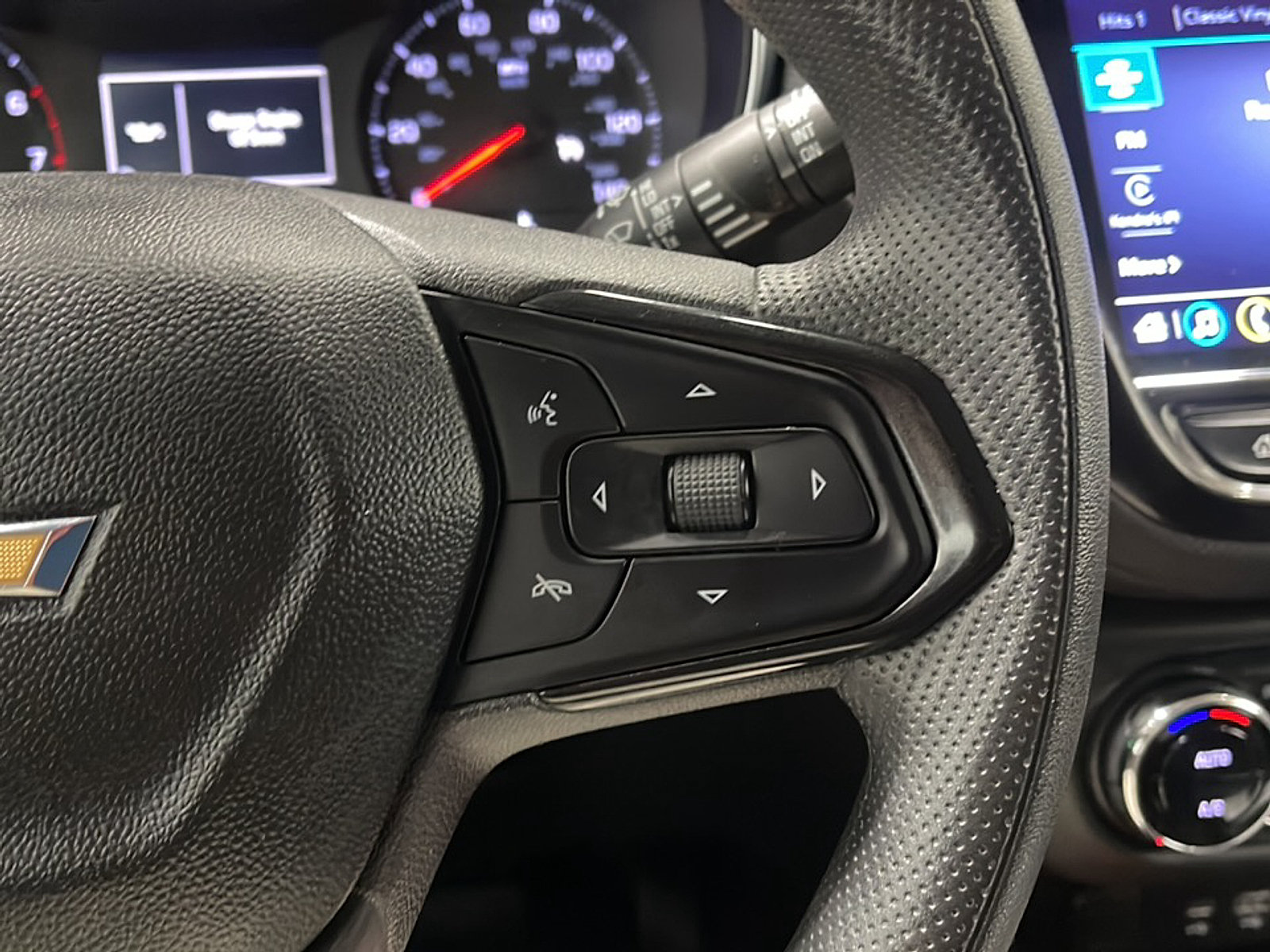 Used 2022 Chevrolet TrailBlazer LT w/ Convenience Package AWD/4WD image 7