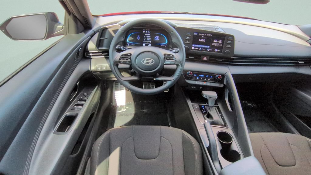 Certified 2026 Hyundai Elantra Sport FWD image 11