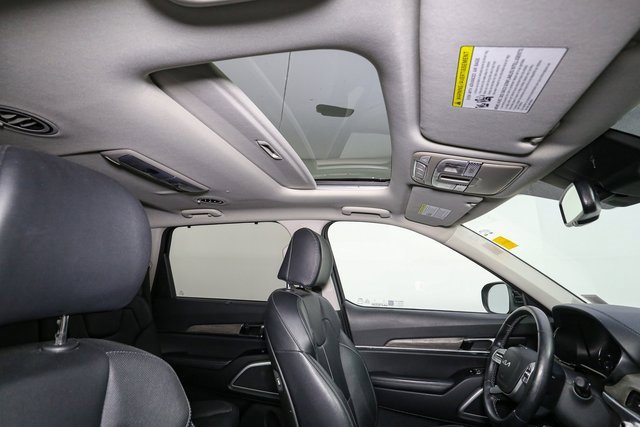 Used 2022 Kia Telluride EX w/ Towing Package image 17