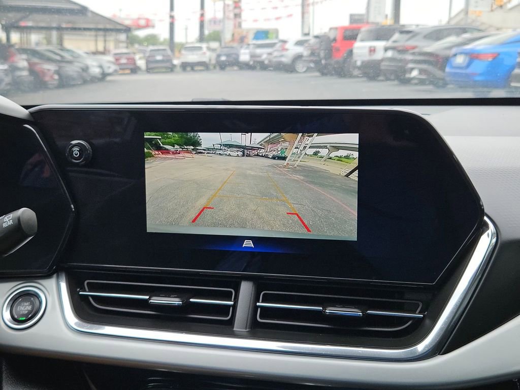 Used 2025 Chevrolet Trax LT w/ LT Convenience Package FWD image 21