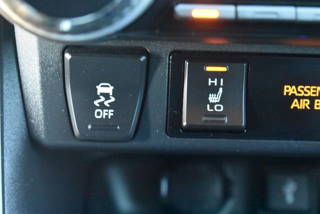 Used 2020 Toyota RAV4 XLE w/ XLE Grade Weather Package image 29