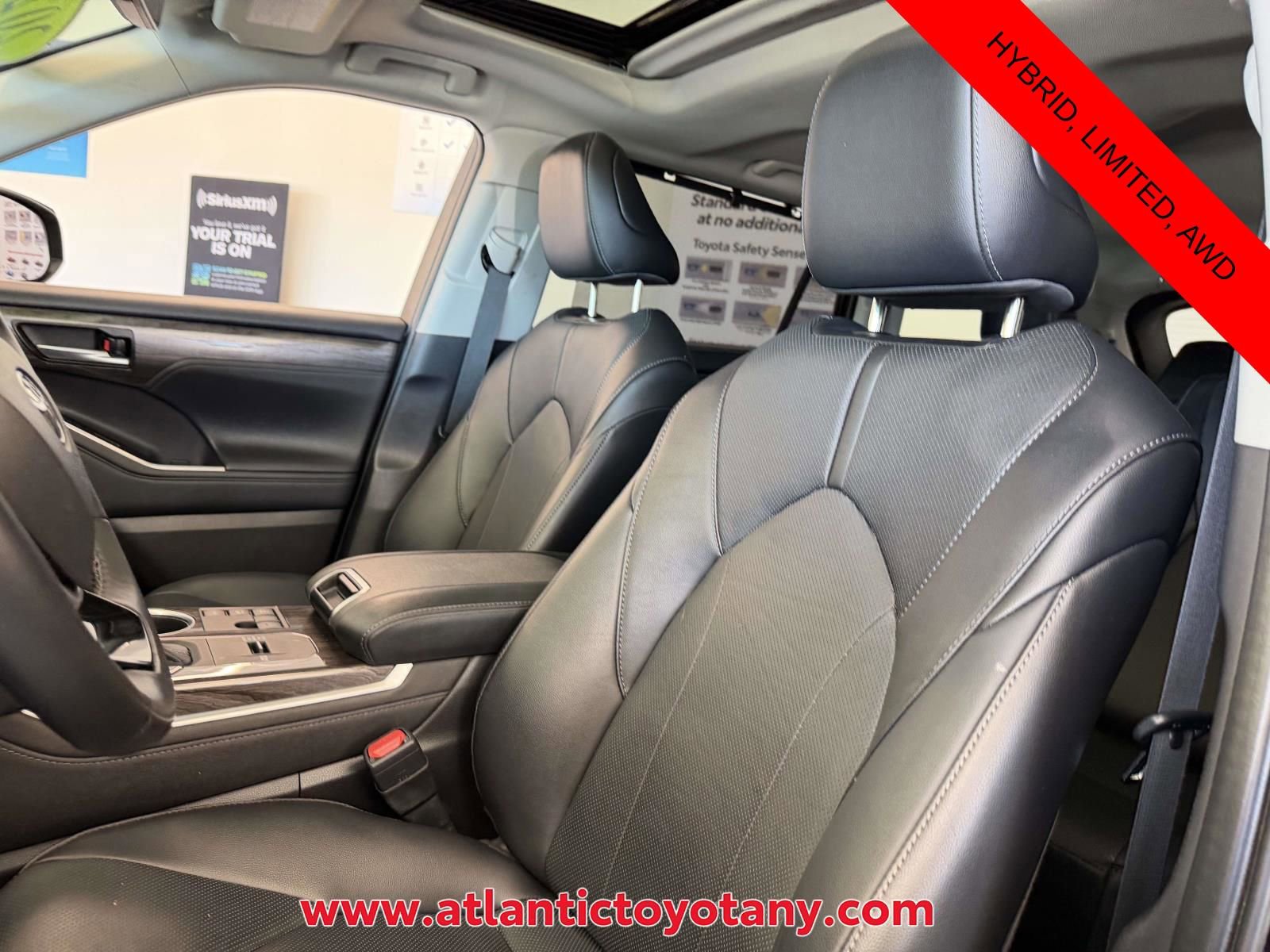 Used 2024 Toyota Highlander Limited image 12