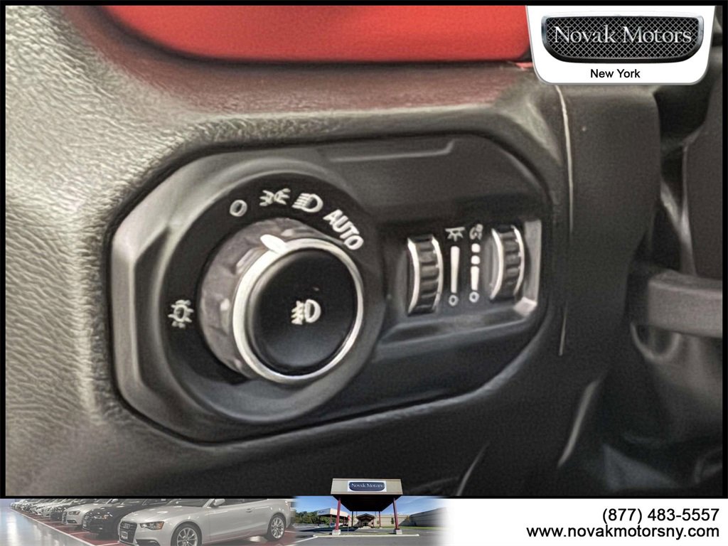 Used 2022 Jeep Wrangler Unlimited Rubicon w/ LED Lighting Group image 17