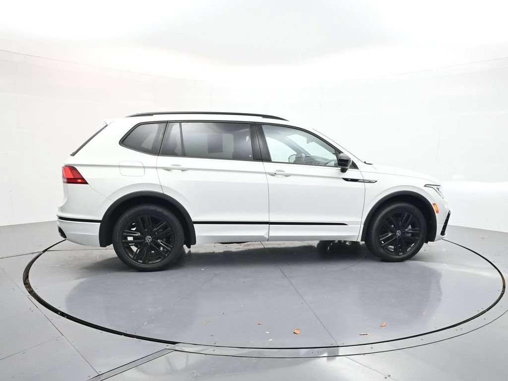 Used 2022 Volkswagen Tiguan SE R-Line FWD image 8