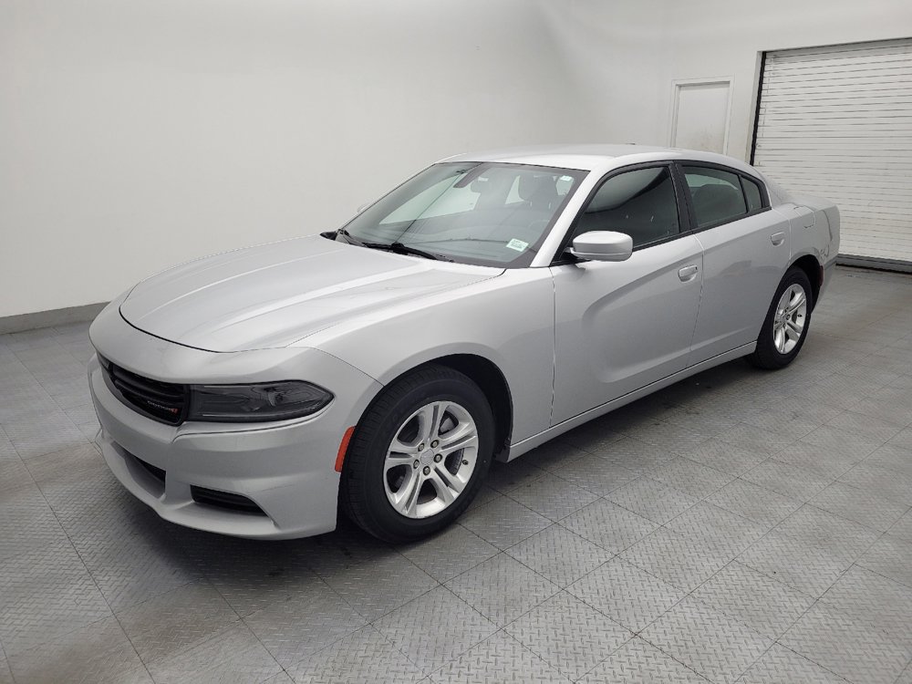 Used 2022 Dodge Charger SXT RWD image 2