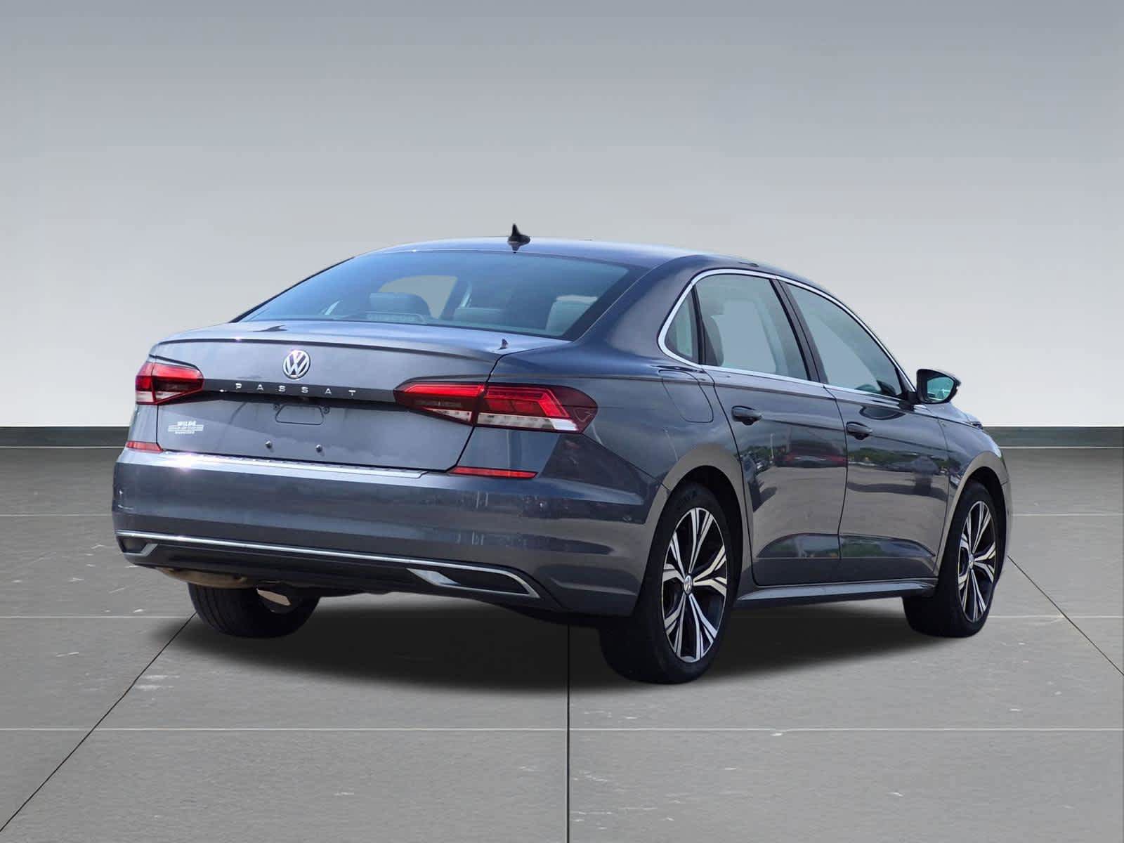 Used 2022 Volkswagen Passat 2.0T SE FWD image 11