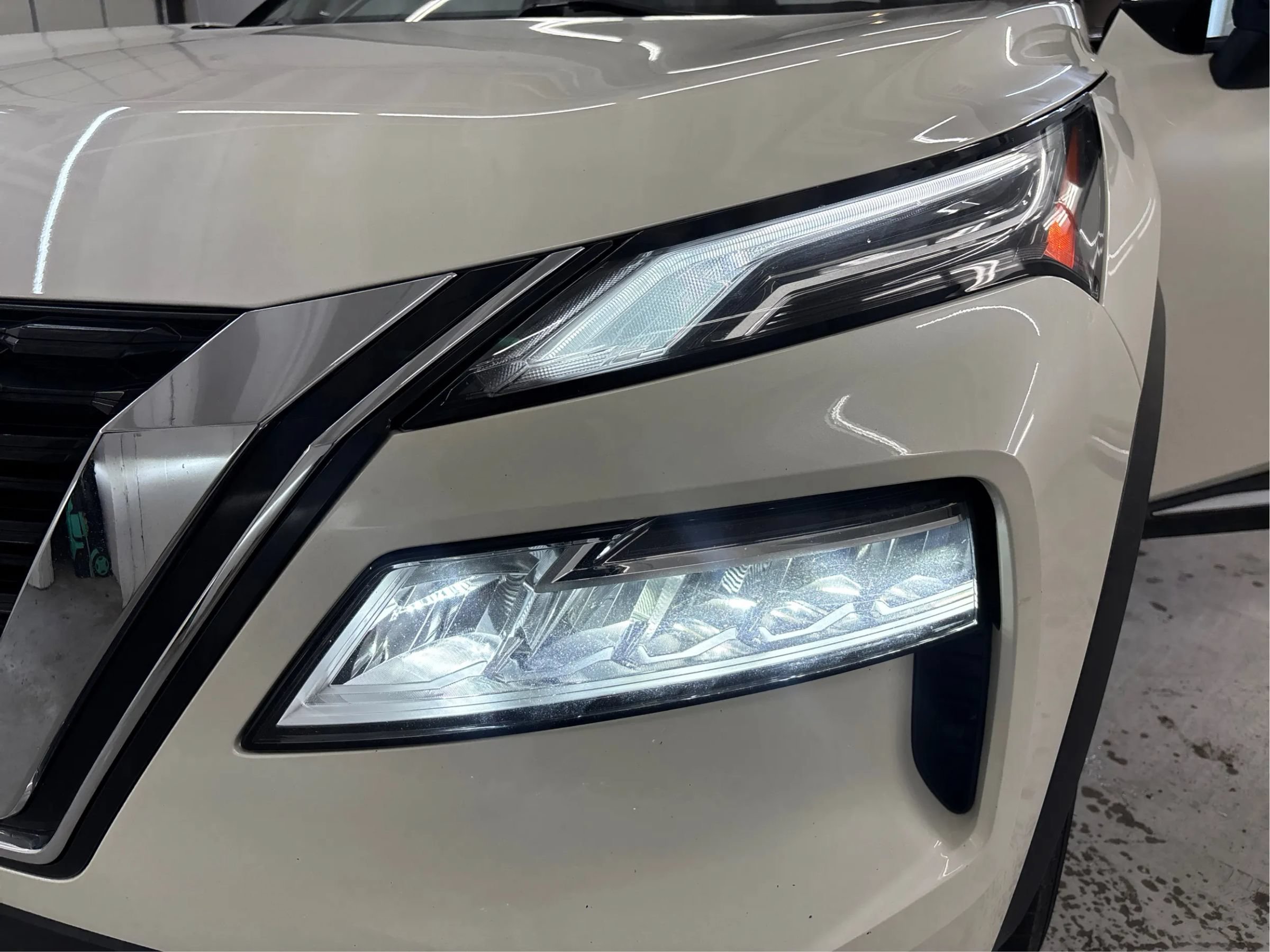 Used 2022 Nissan Rogue Platinum w/ Head-Up Display Package AWD/4WD image 32