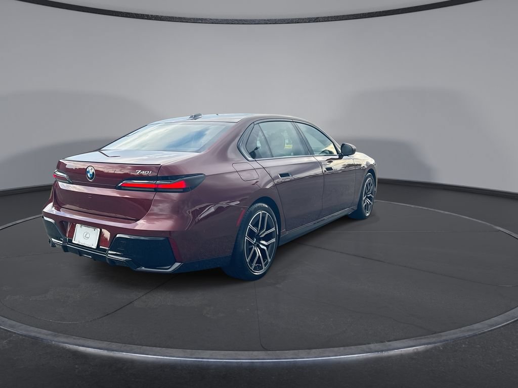 Used 2026 BMW 740i RWD image 11