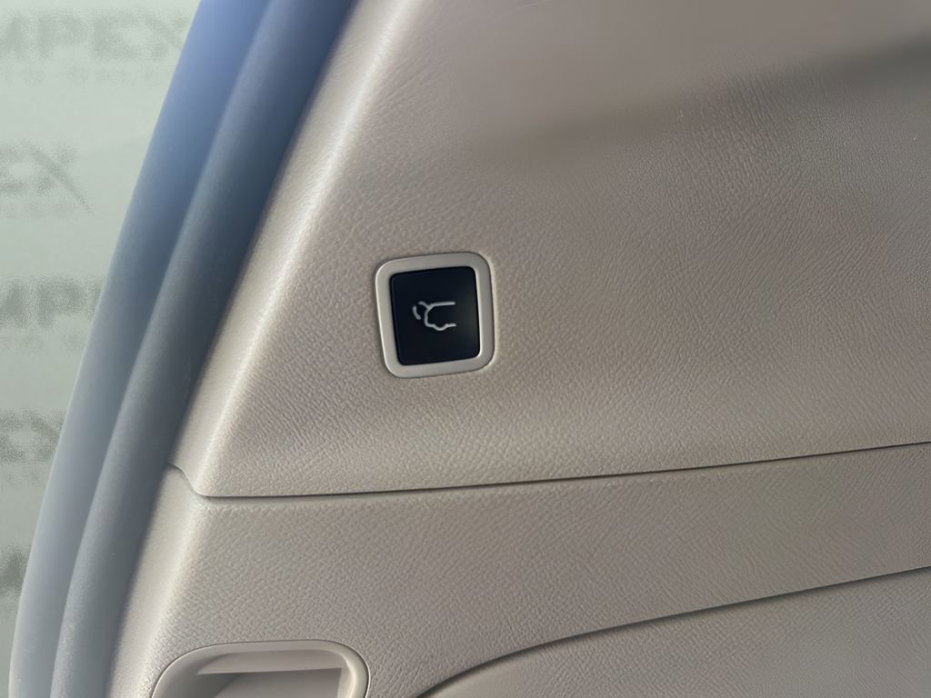 Used 2021 Chrysler Pacifica Touring-L image 28