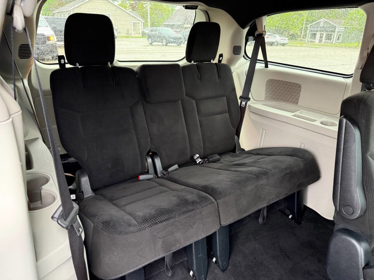 Used 2016 Dodge Grand Caravan SE FWD image 29