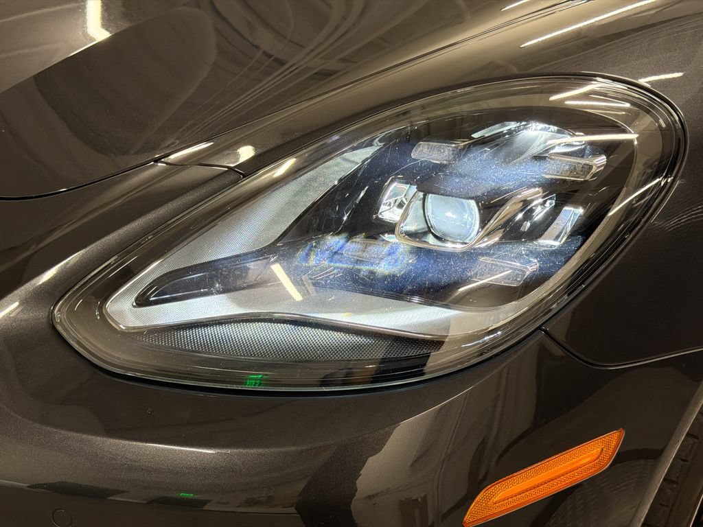 Certified 2021 Porsche Panamera image 33