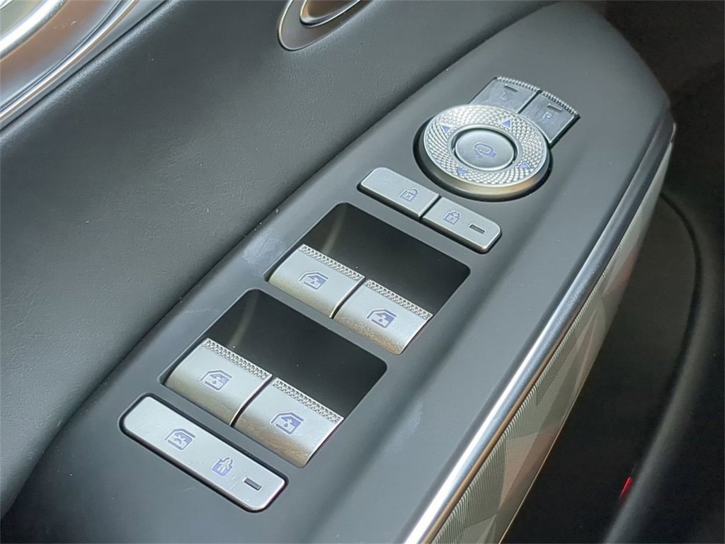 Used 2025 Genesis GV70 3.5T Sport w/ Sport Advanced Package image 34