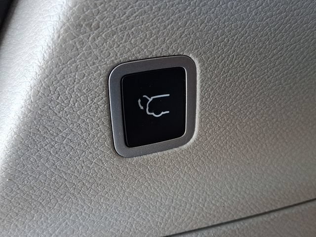 Used 2023 Chrysler Pacifica Limited FWD image 26