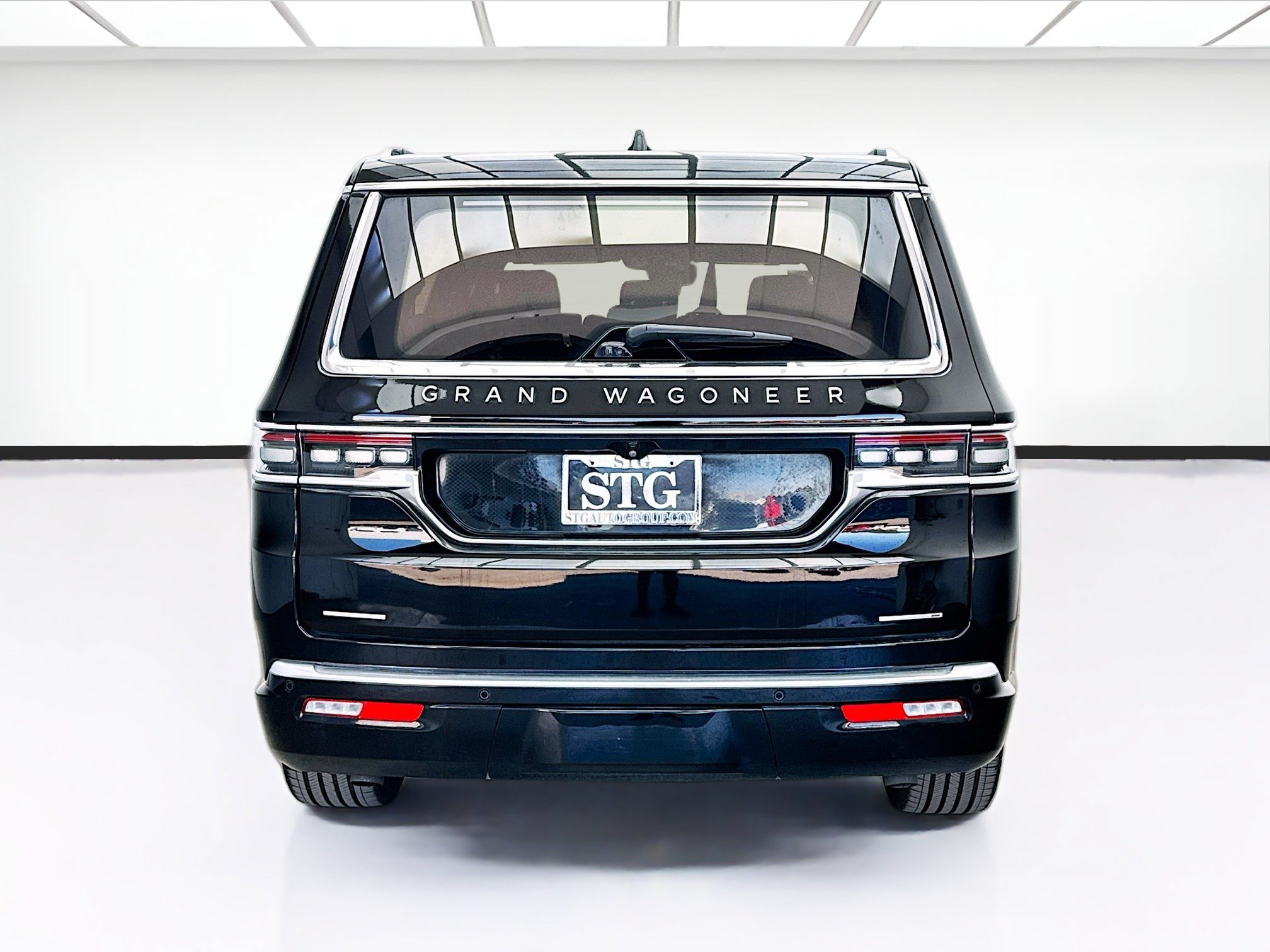 Used 2022 Jeep Grand Wagoneer Series III w/ Flexible Seating Group AWD/4WD image 5