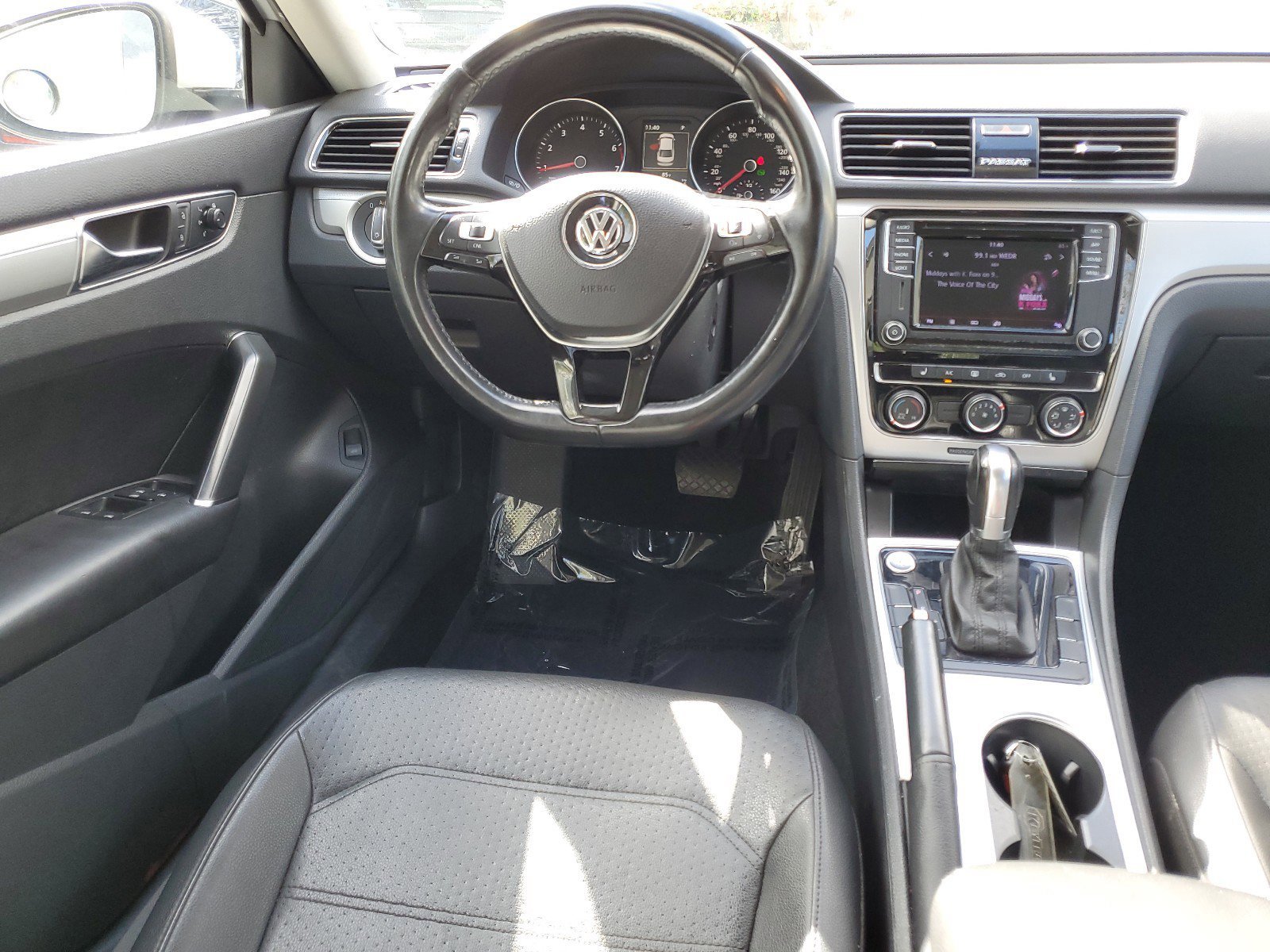 Used 2019 Volkswagen Passat 2.0T Wolfsburg image 16