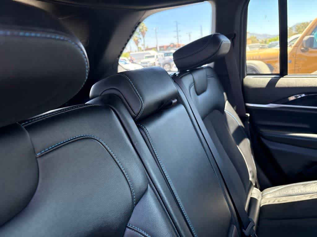Used 2022 Jeep Grand Cherokee Trailhawk w/ Advanced Protech Group II AWD/4WD image 10