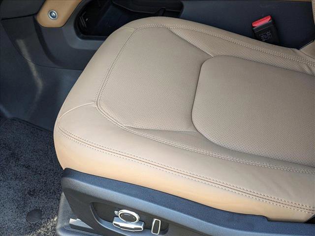 New 2025 Land Rover Defender 130 S image 4