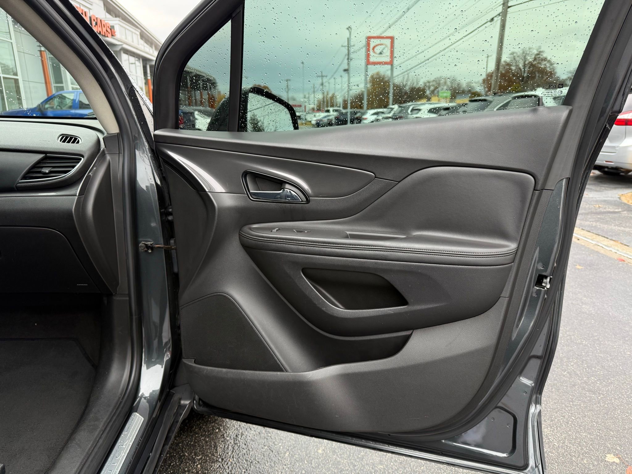 Used 2017 Buick Encore Preferred image 17