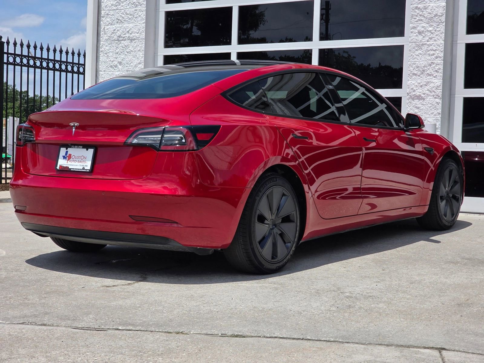Used 2021 Tesla Model 3 Standard Range RWD image 3