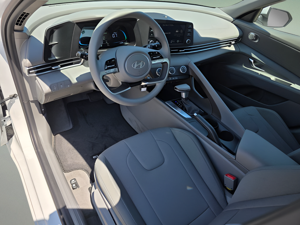 New 2026 Hyundai Elantra SE FWD image 14