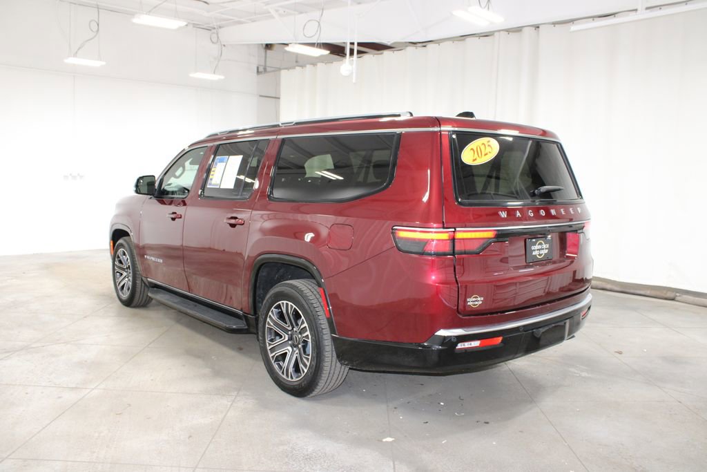 Used 2025 Jeep Wagoneer L Series II w/ 8-pass Seating Package image 7