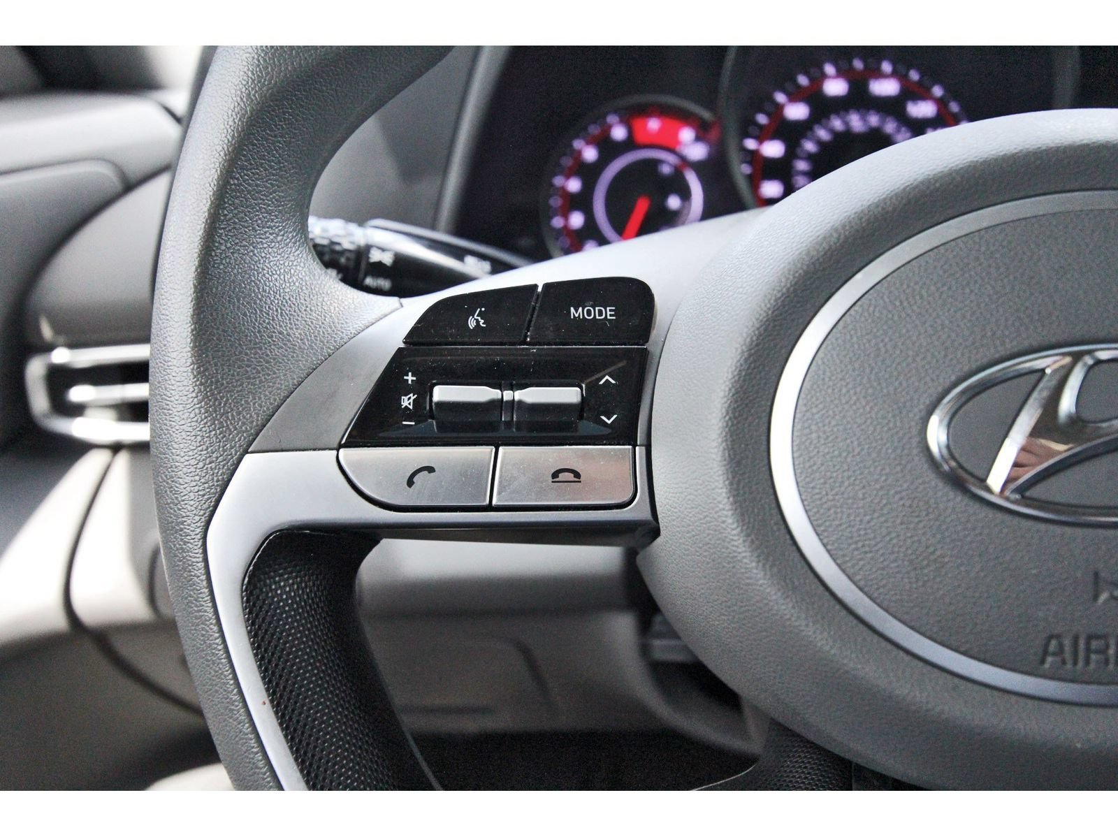 Used 2023 Hyundai Elantra SE FWD image 22