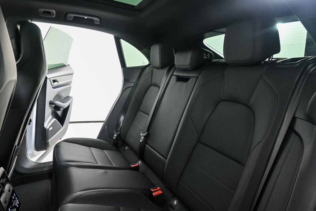 New 2025 Porsche Macan 4 Electric image 22