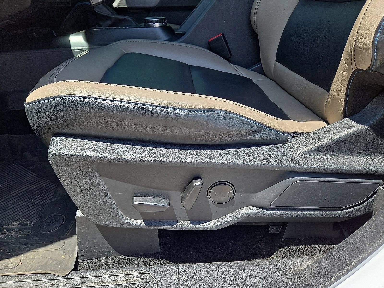 Used 2023 Ford Bronco Wildtrak AWD/4WD image 23