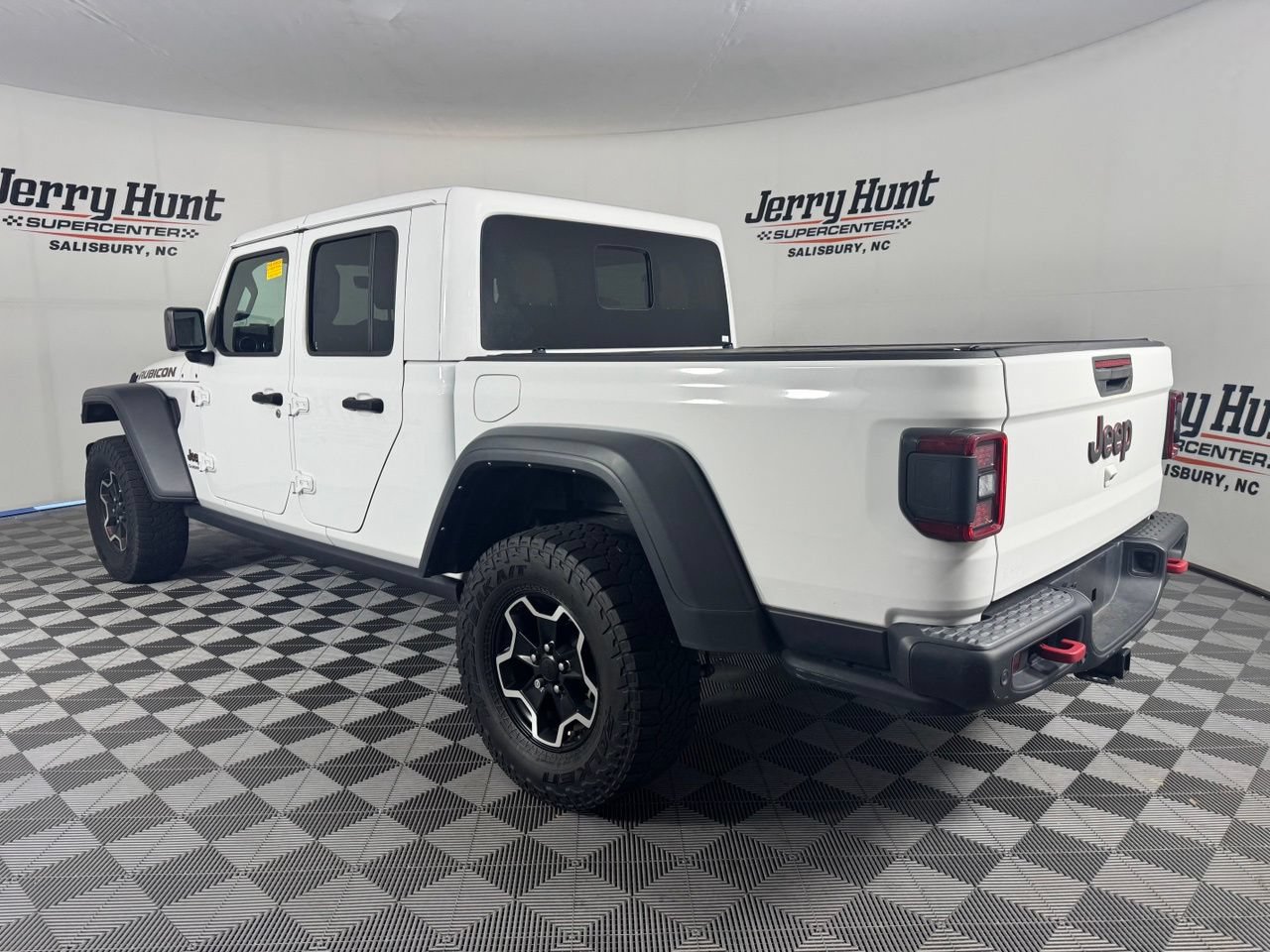 Used 2022 Jeep Gladiator Rubicon w/ LED Lighting Group AWD/4WD image 9