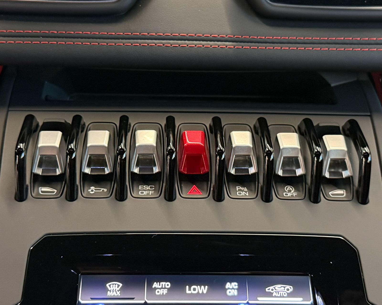 Used 2022 Lamborghini Huracan EVO RWD image 26