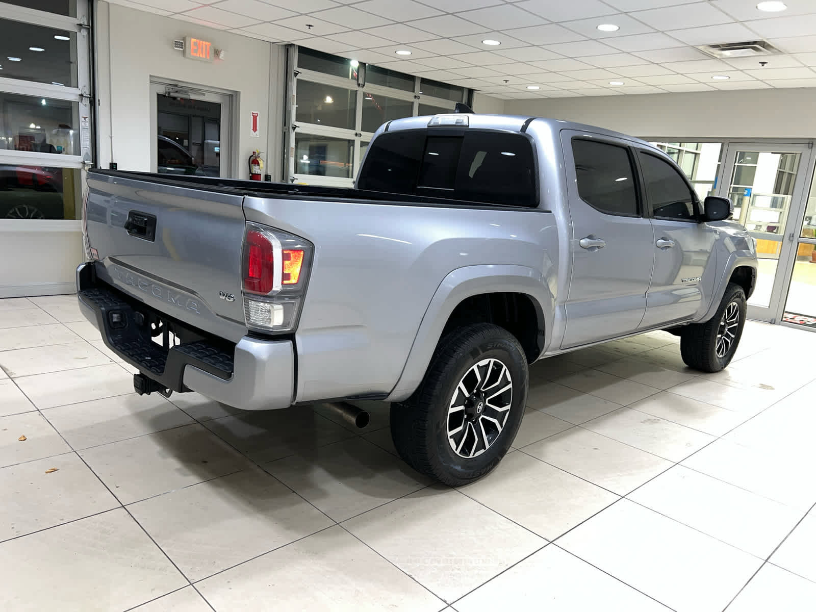 Used 2020 Toyota Tacoma TRD Sport image 7