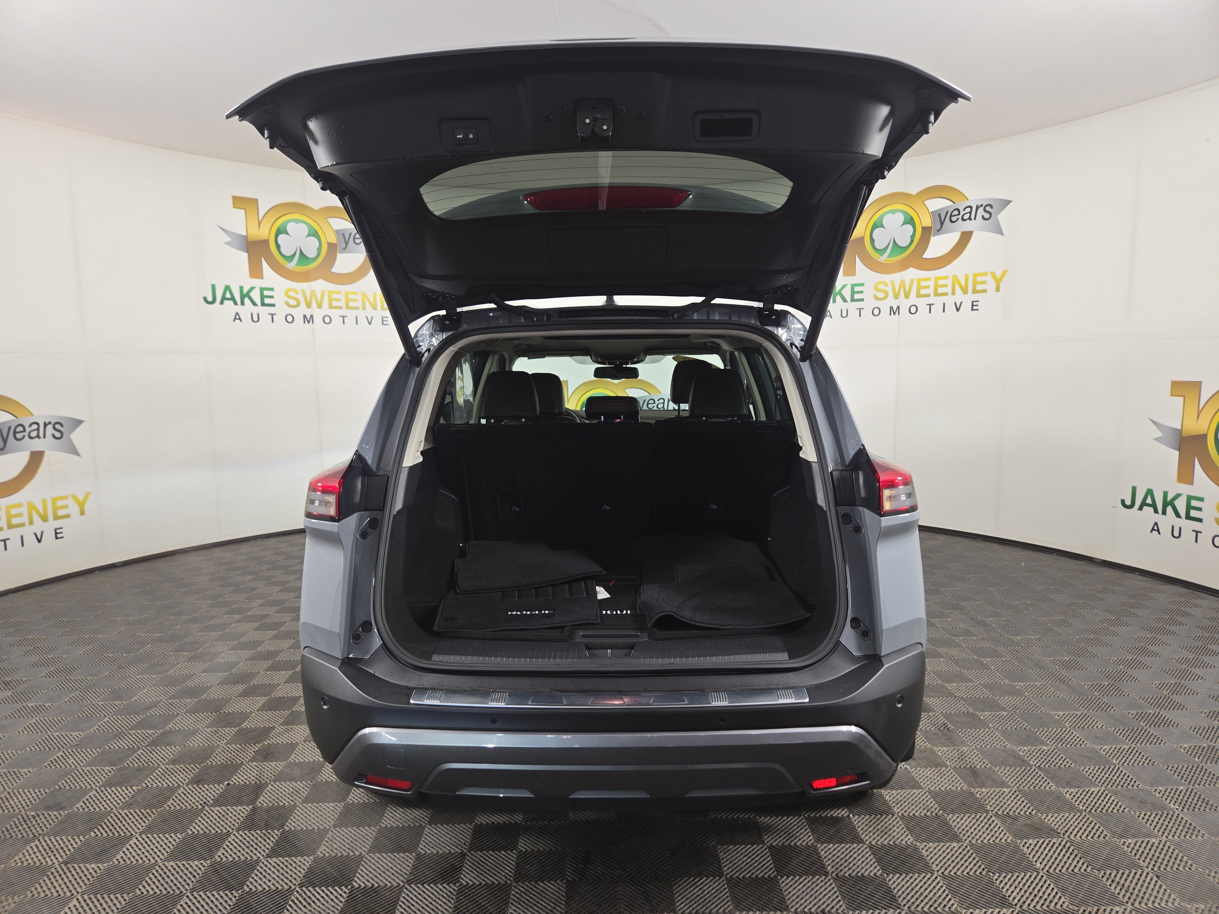 Used 2023 Nissan Rogue SL image 32