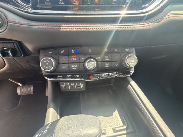 Used 2023 Dodge Durango GT RWD image 28