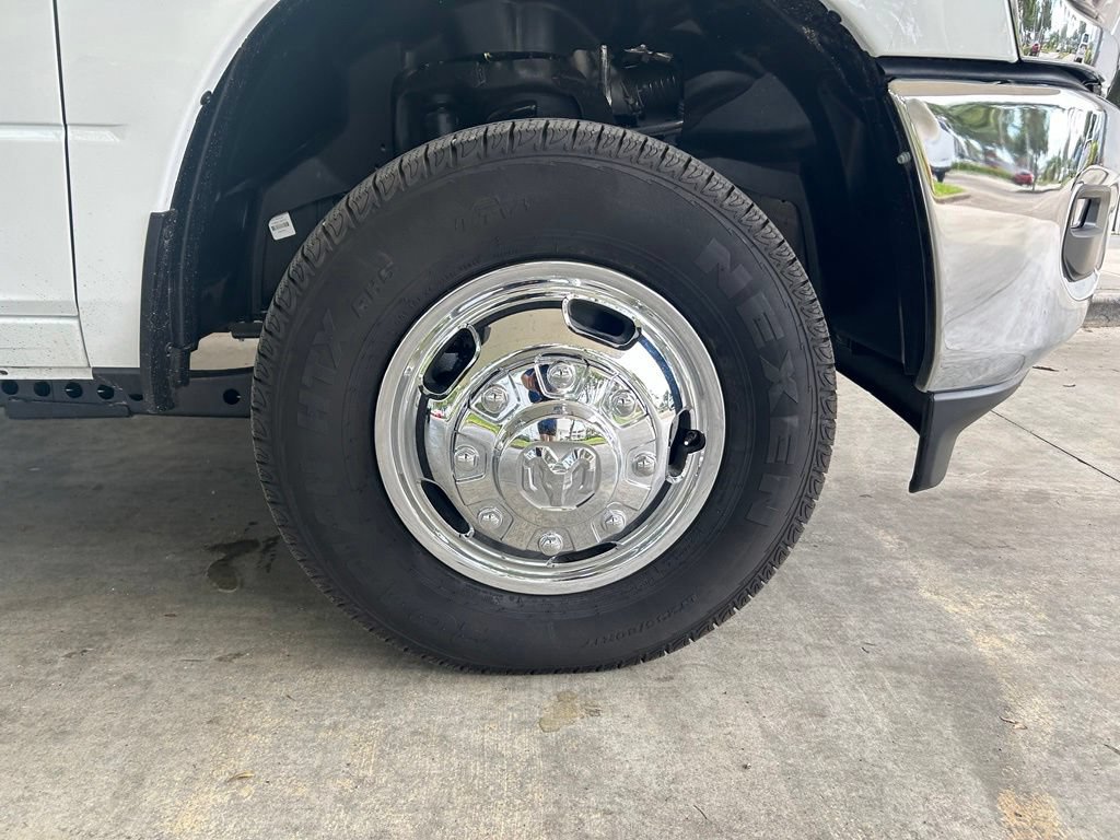 Used 2026 RAM 3500 Tradesman w/ Chrome Appearance Group A AWD/4WD image 21