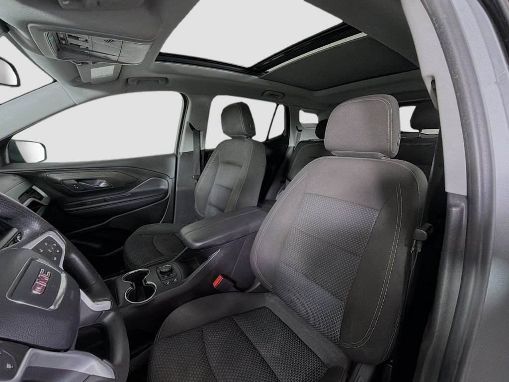 Used 2024 GMC Terrain SLE w/ Driver Convenience Package FWD image 13