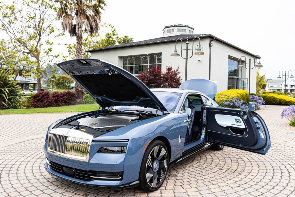 Used 2025 Rolls-Royce Spectre w/ Leather Finishing Pack AWD/4WD image 33