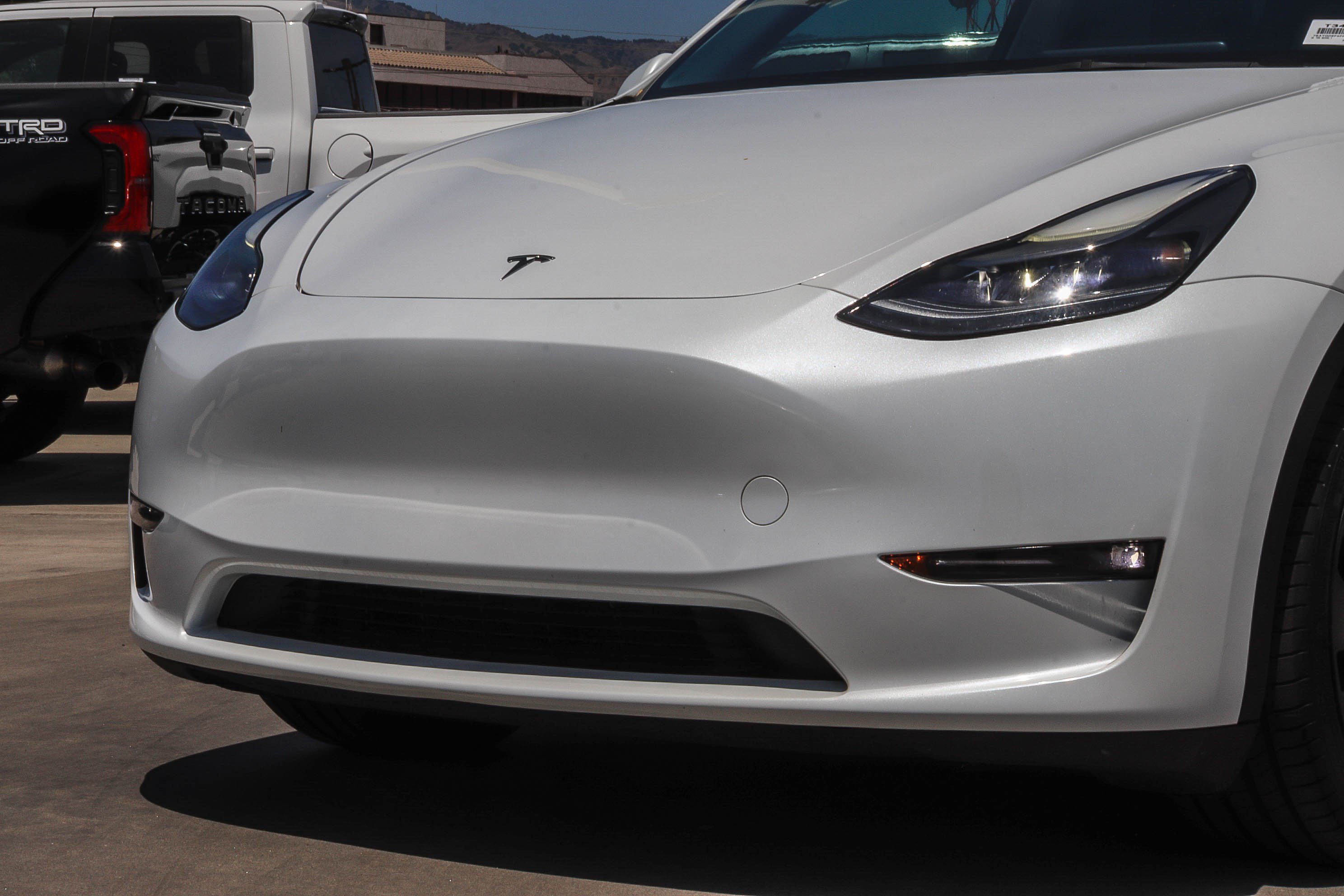 Used 2023 Tesla Model Y Performance AWD/4WD image 9